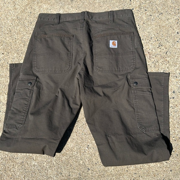 Men’s 33/30 Relaxed Fit Carhartt Utility Cargo Pants - Picture 2 of 14